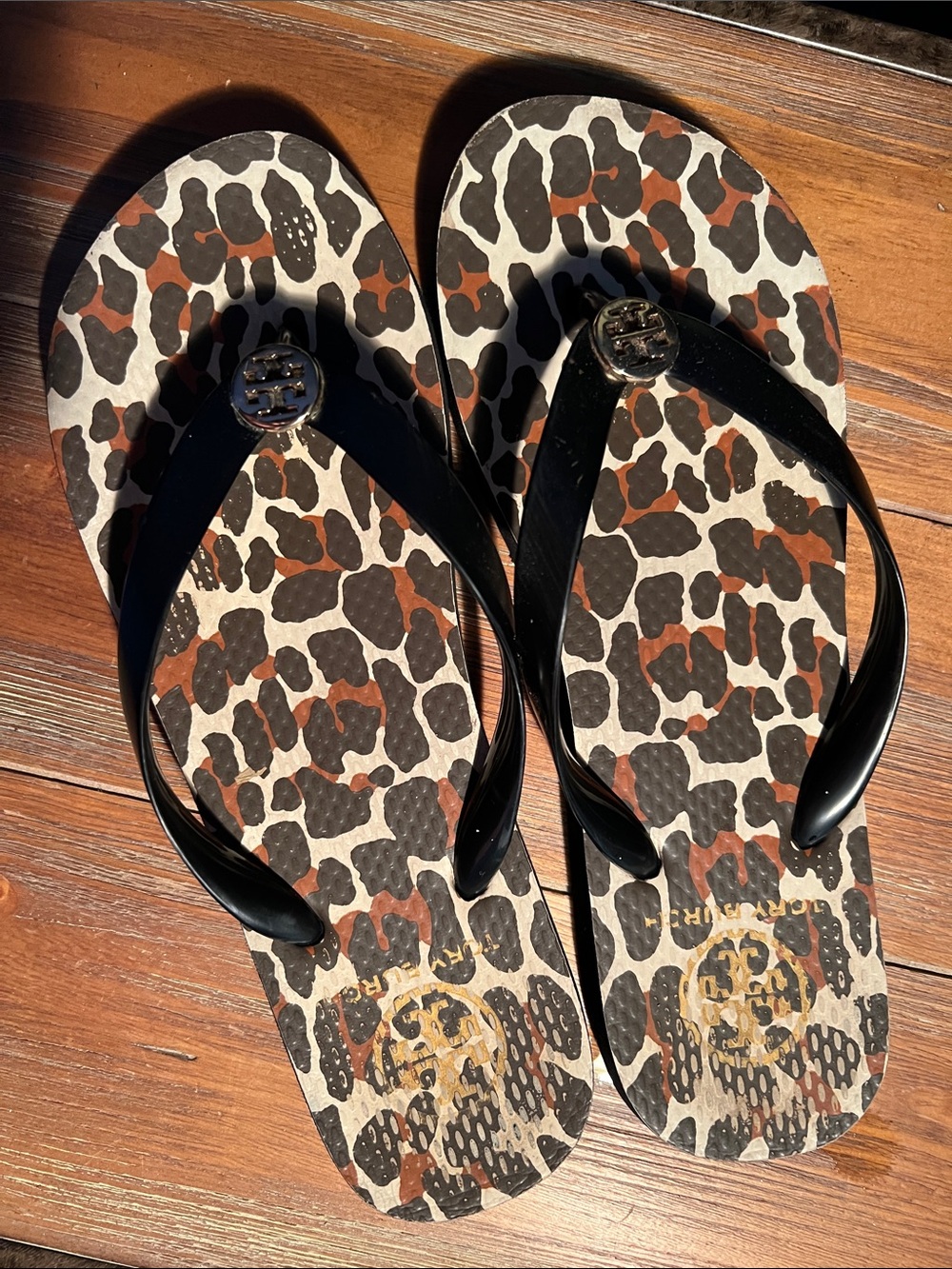 Tory Burch Black Patent Trim Leopard Print Flip Flops